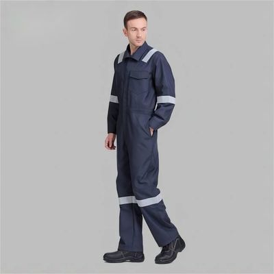 Un bon prix. Vêtements généraux légers ignifuges aux propriétés antistatiques et ignifuges pour les travailleurs industriels en ligne