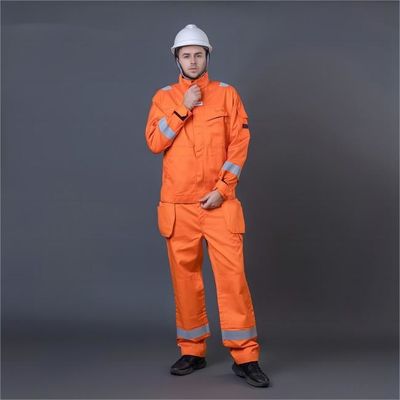Un bon prix. Combinaisons ignifuges de poids léger des uniformes NZS de travail de sécurité de polyester du coton 35% de 65% en ligne
