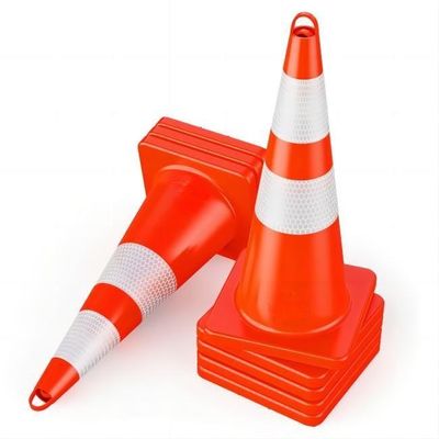 Un bon prix. Construction orange de cône de cônes de sécurité routière de PVC 1.8KG pour l'urgence de avertissement en ligne