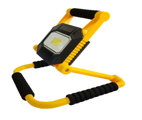 Un bon prix. 1500 lumens Rechargeable imperméable à l'eau IP65 LED Lumière de travail Portable pliable avec 360° en ligne