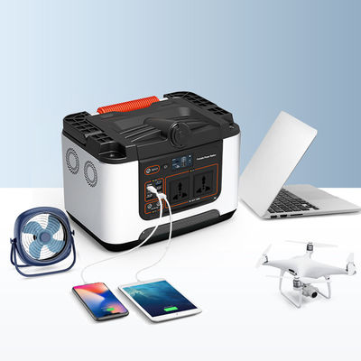 Un bon prix. Centrale électrique portable de 700 W avec une capacité de 648 Wh pour 10 appareils - Alimentation de secours et générateur portable en ligne