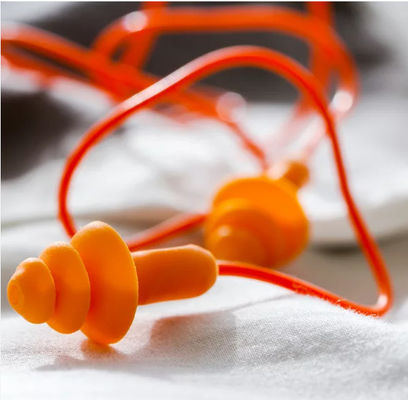 Un bon prix. Des bouchons d'oreille en silicone réutilisables avec mousse PU à rebond lent pour réduire le bruit et la couleur personnalisée en ligne