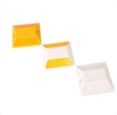Un bon prix. Réflecteurs de roue avec une résistance à la compression de 30 tonnes IP>67 grade imperméable à l'eau et réflecteur PMMA double face pour marqueurs de pavage en ligne